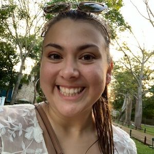 Meet your Posher, Andrea